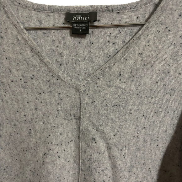 Pure Amici V Neck Cashmere Sweater - Picture 2 of 3
